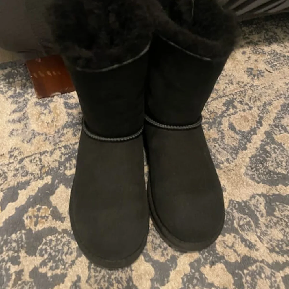 Black Ugg Boots - Picture 4 of 12